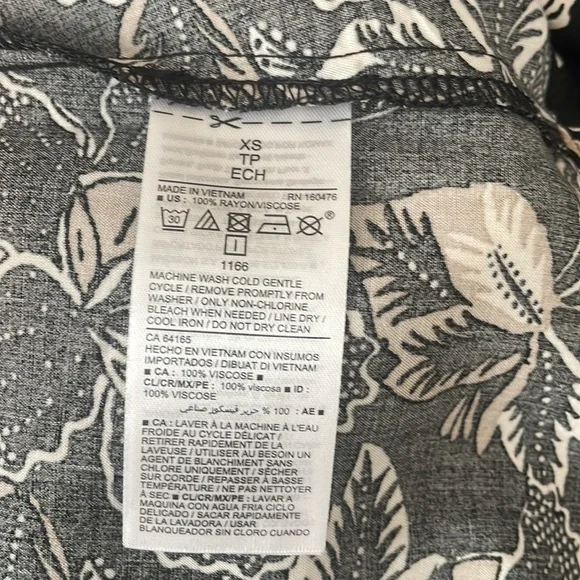 Old Navy Button Front Black Floral Skirt XS - Picture 6 of 7